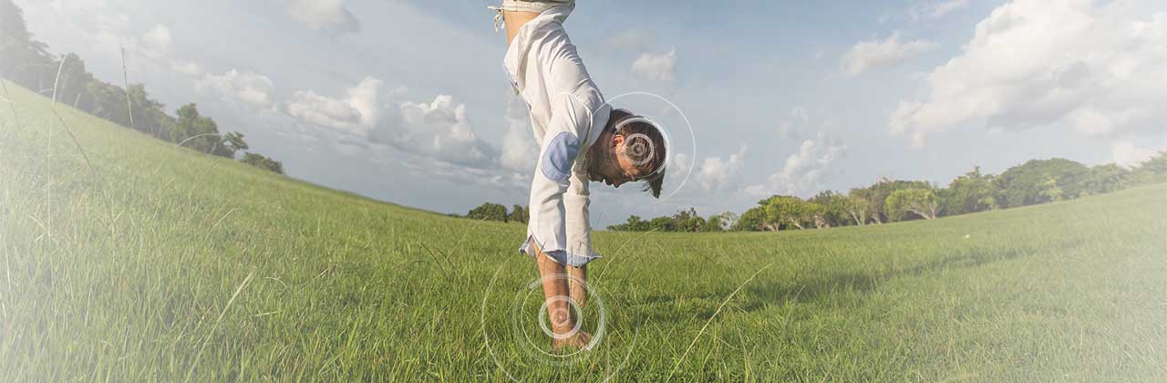 NEU_MAN-ON-HANDS_STYLIZED_150_02